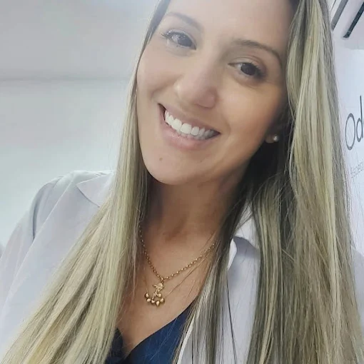 Dra. Carolina y Rosado, cirurgiã-dentista em Niterói
